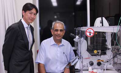 RBWH’s Professor Owen Ung and Pathology Queensland/UQCCR’s Professor Sunil Lakhani.